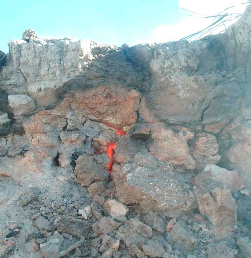 Comunarios de Colcha K advierten sobre un volcán activo en la localidad
