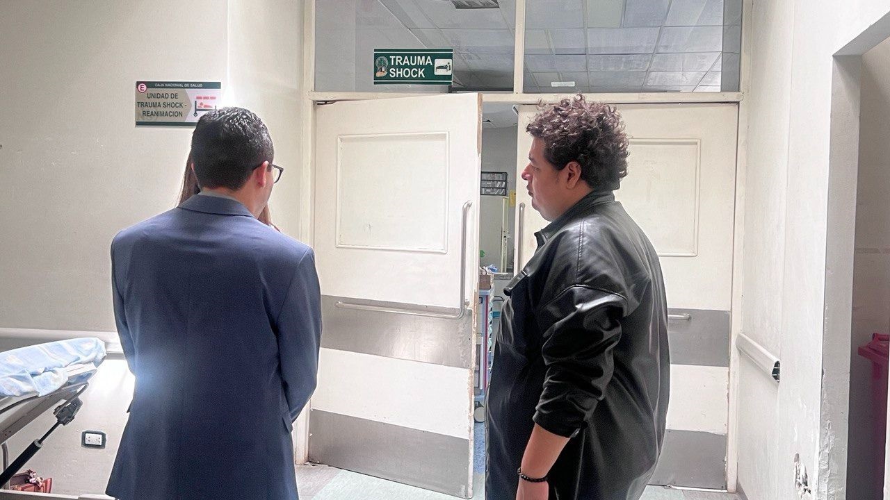 Fiscalía indaga causas que provocaron la caída de un fiscal desde un segundo piso