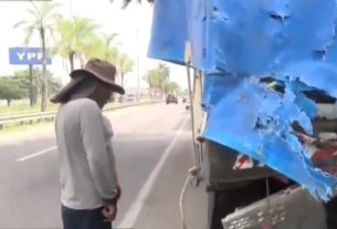 Vagoneta choca con una cisterna; hay un muerto y un herido