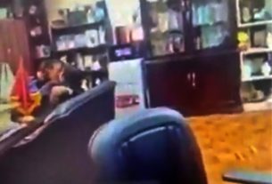 Jurista olvida apagar su cámara y es captado besandose con una mujer en su oficina