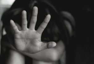 Un hombre agredió sexualmente a su hermana menor de nueve años; su madre lo denunció