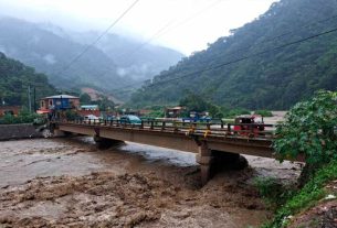 Intensas lluvias causan deslizamientos de tierra y riadas en las rutas de Potosí