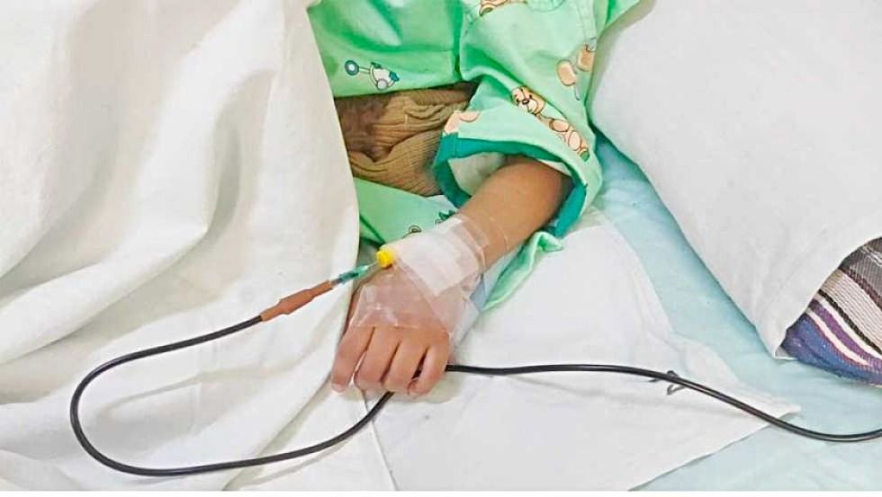 Niña de seis años sufre graves quemaduras luego de salvar a su madre de ser ahorcada