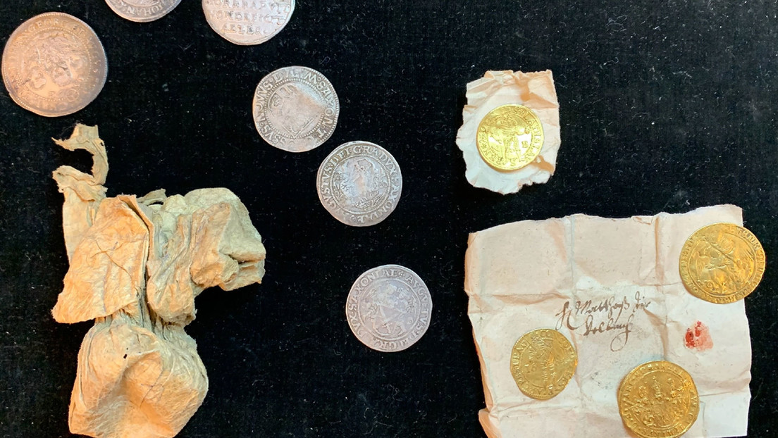 Alemania: Encuentran monedas de oro y plata en una iglesia gótica