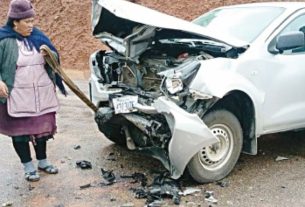 Accidente de tránsito: Choque frontal entre vehículos deja seis heridos
