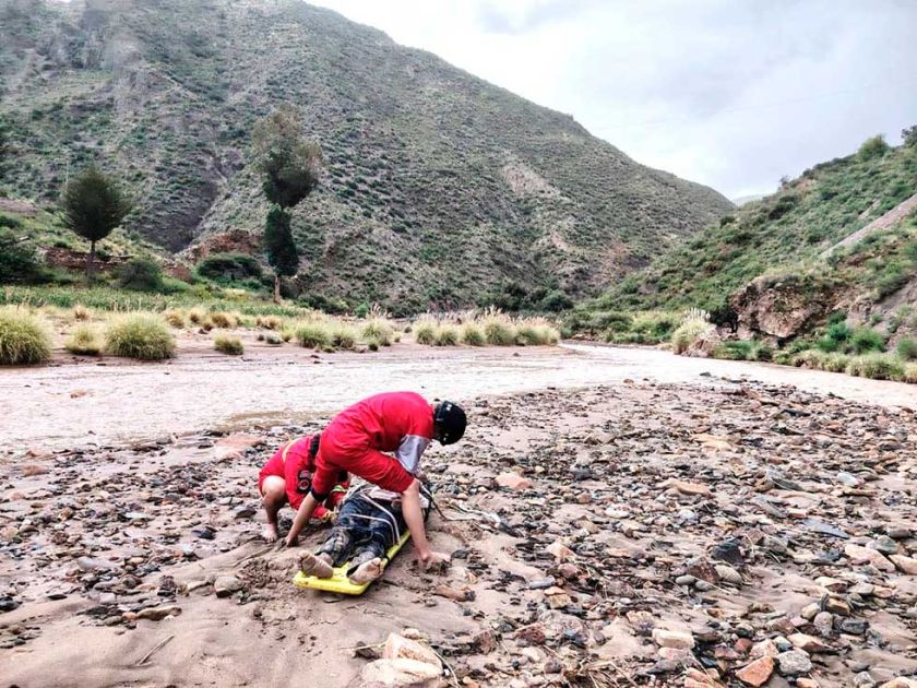 Tres personas pierden la vida al ser engullidos por aguas turbulentas