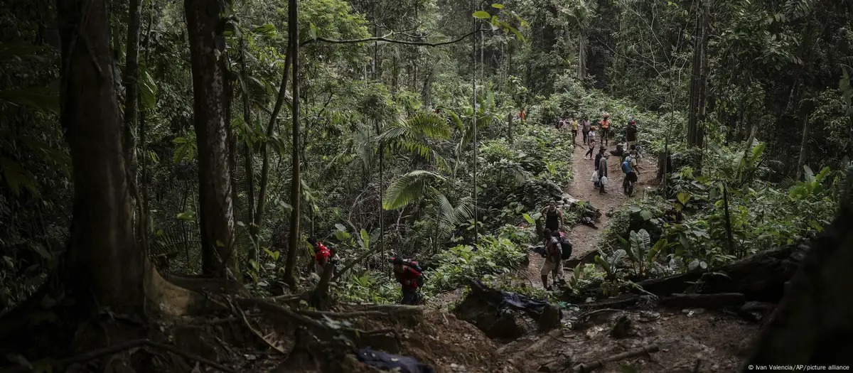 Deportados por EE.UU. a Panamá llegan a refugio en la selva del Darién