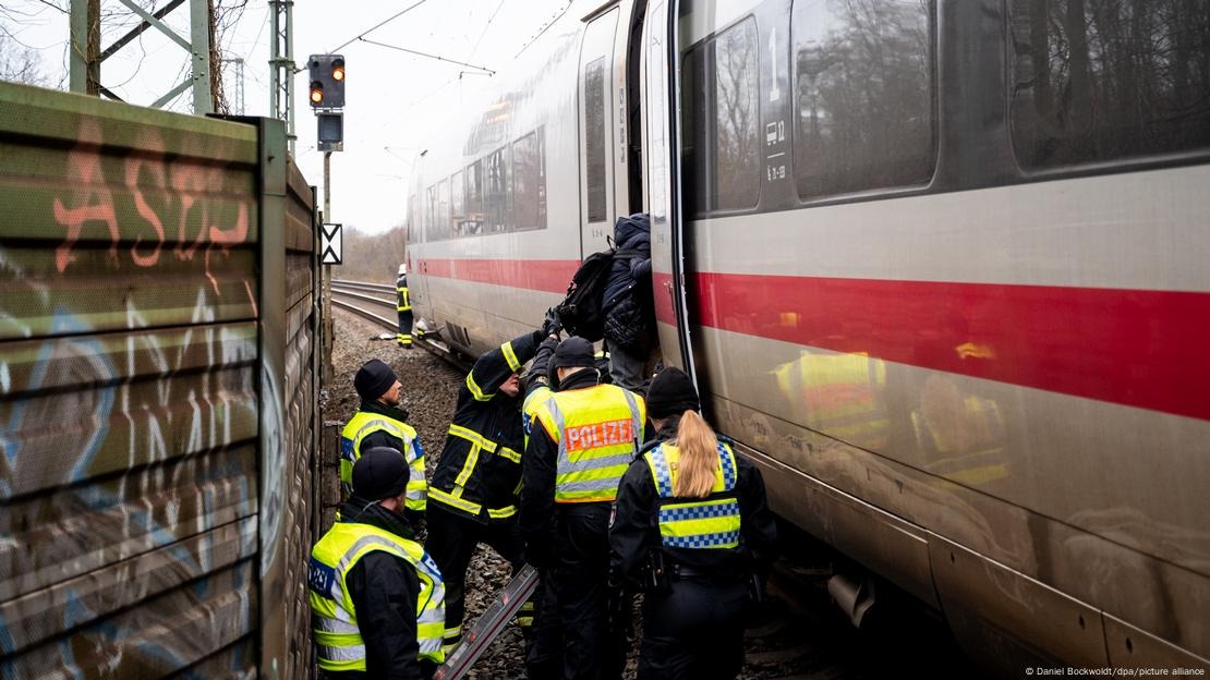 Alemania: choque ferroviario deja un saldo de 25 heridos y un muerto
