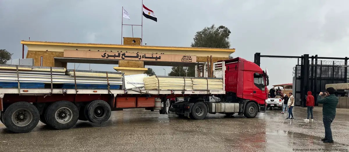 Egipto envía casas prefabricadas para familias de Gaza