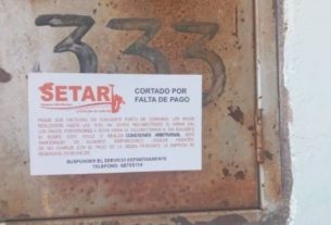 Setar de Tarija retira servicio de luz a 21 colegios que adeudan al ente