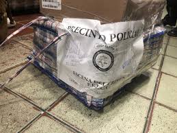 Capturan a una mujer que pretendía transportar Bs 3 millones en cajas de cartón