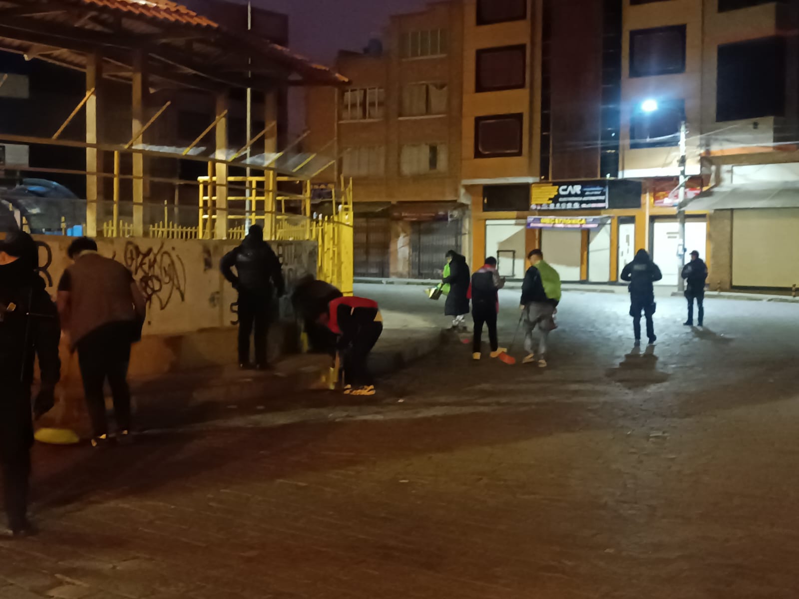 Arrestan a 100 personas en La Paz y El Alto por consumir bebidas alcohólicas en vía pública