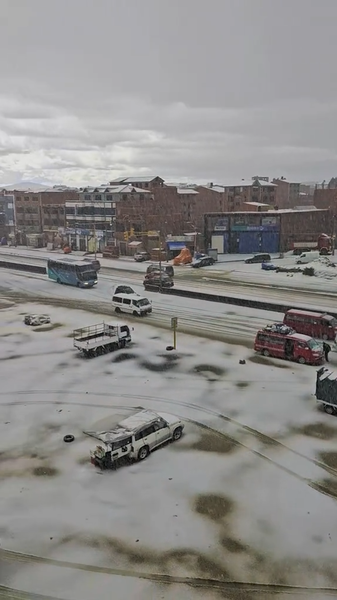 Bolivia ingresa a “periodo muy duro” de frío: Heladas y granizadas afectan a 123 municipios