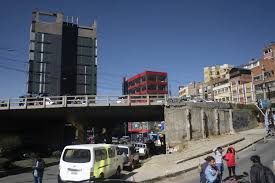 La Alcaldía de La Paz descarta riesgo de colapso del puente de la Vita